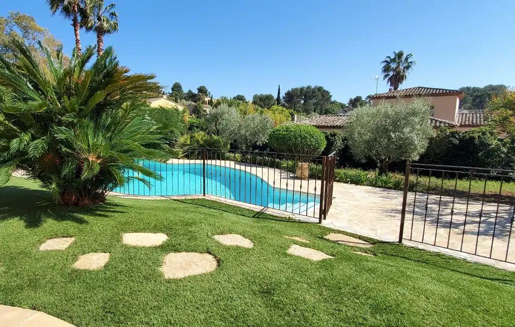 Réalisations 19 Large gamme de gazons synthétique français à Montpellier