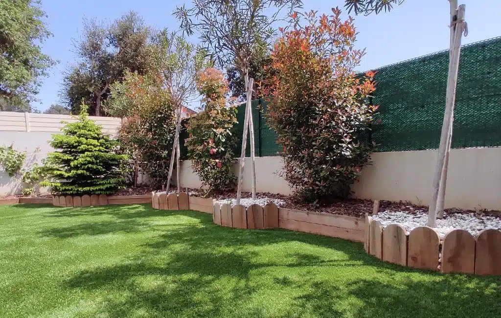 Réalisations 11 Rennes : Pose de gazon synthétique pour jardin