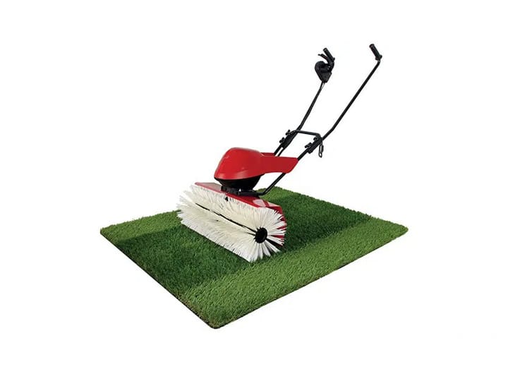 Comment choisir une brosse pour mon gazon synthétique ? 2 Brosse électrique filaire pour fausse pelouse