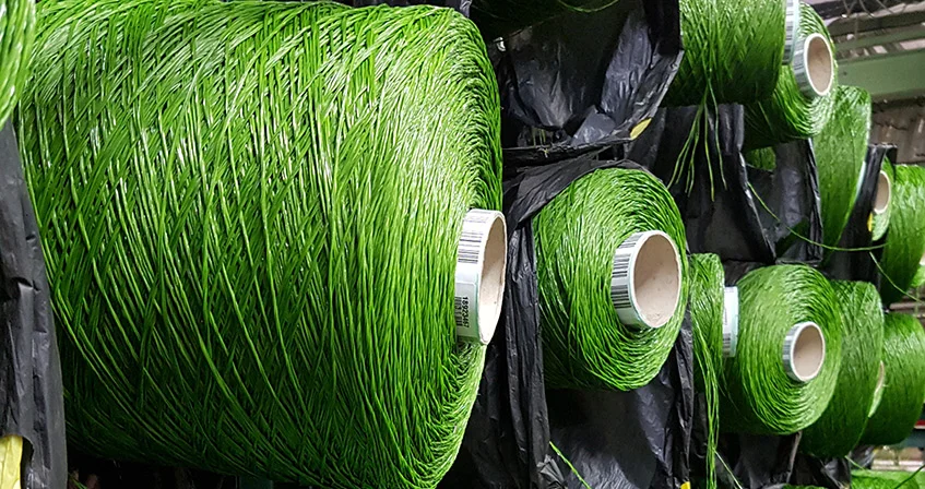 Bobine de fil pour fabriquer du gazon synthétique