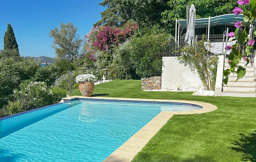 Réalisations 7 Livraison et installation pelouse synthétique à Ajaccio en Corse