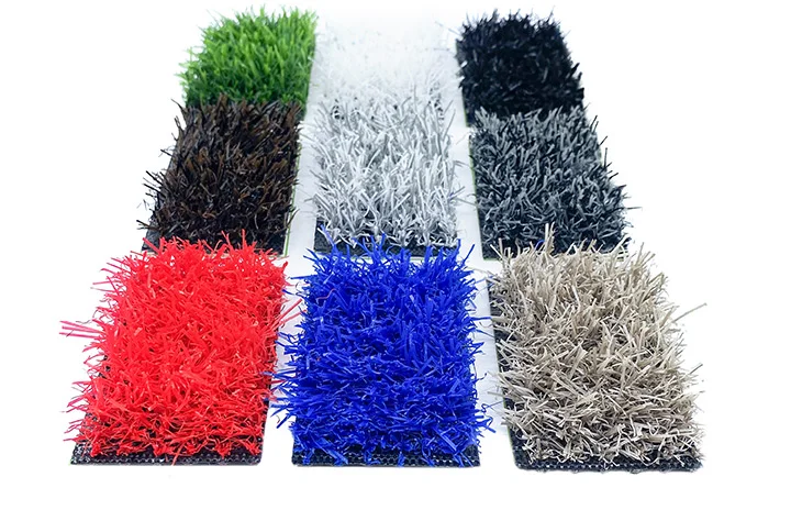Échantillons de pelouses artificielles de couleurs classées feu