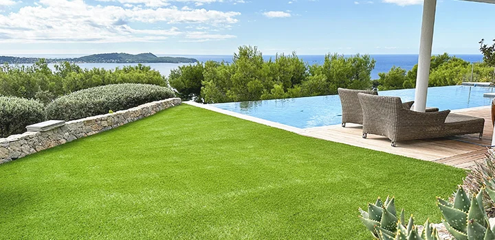 Remplacer son terrain de boules par du gazon synthétique 3 Réalisation en pelouse synthétique